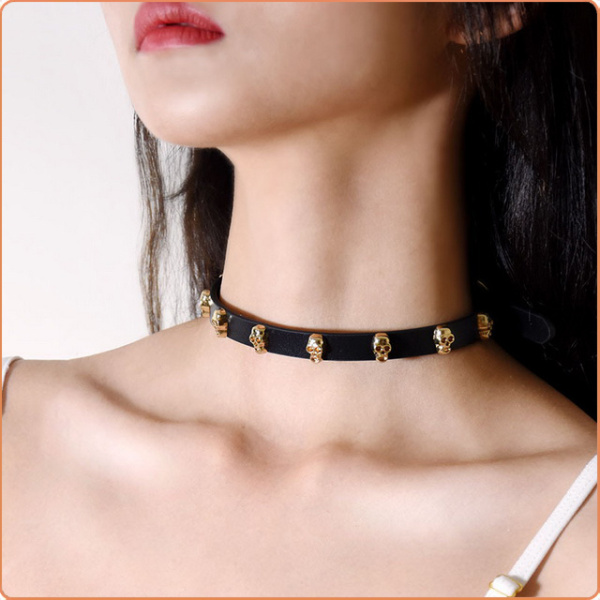LEDER HALSBAND MIT TOTENKOPF-NIETE – Bild 2
